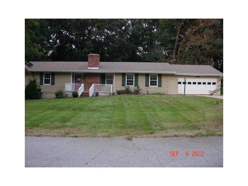 4164 Walnut Cir., Flowery Branch, GA 30542