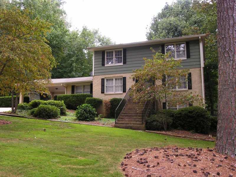 4782 Geneva Dr., Lilburn, GA 30047