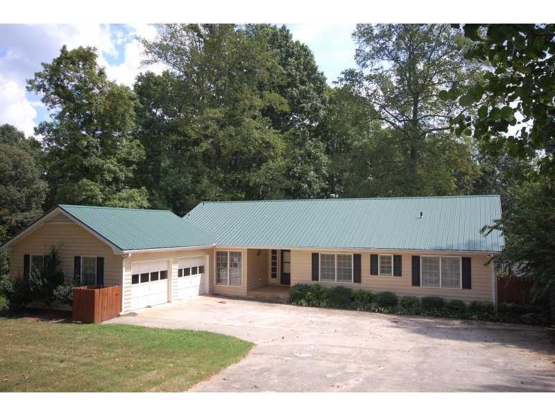 5977 Shadburn Ferry Rd., Buford, GA 30518