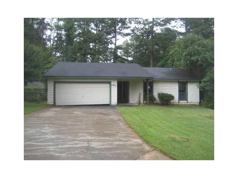 969 Glasgow Dr., Lilburn, GA 30047