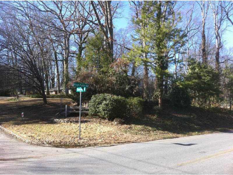 588 Timberland Dr., Sandy Springs, GA 30342