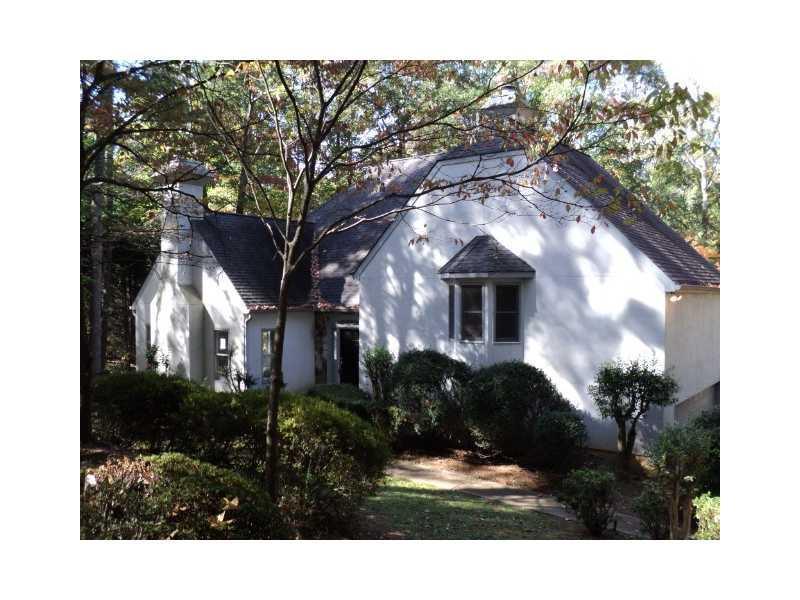 60 Connemara Rd., Roswell, GA 30075