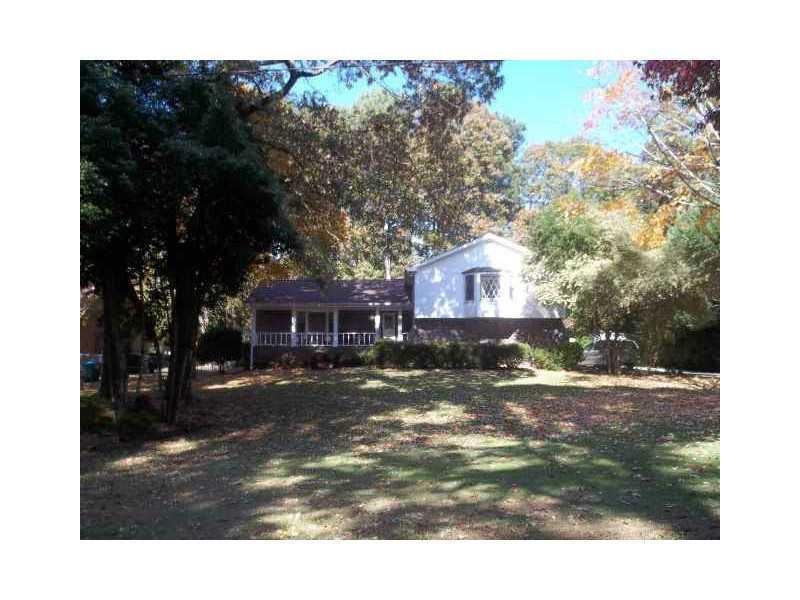 3945 White Oak Ln., Lilburn, GA 30047