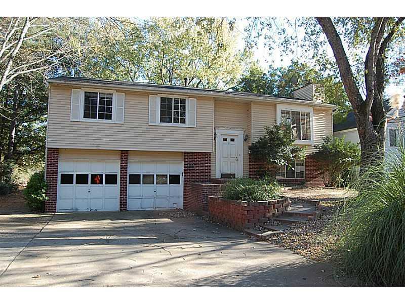 1305 Worthington Hills Dr., Roswell, GA 30076