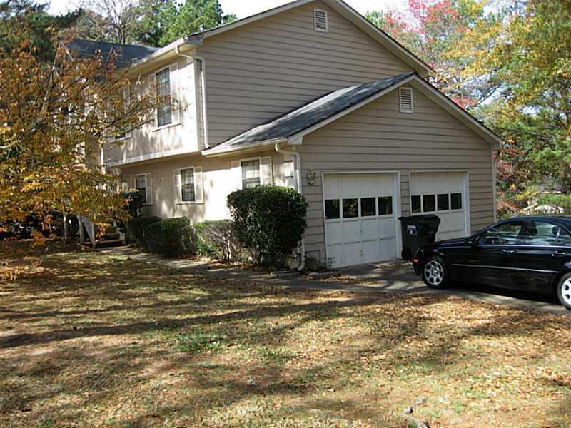 1477 Emily Ct., Riverdale, GA 30296