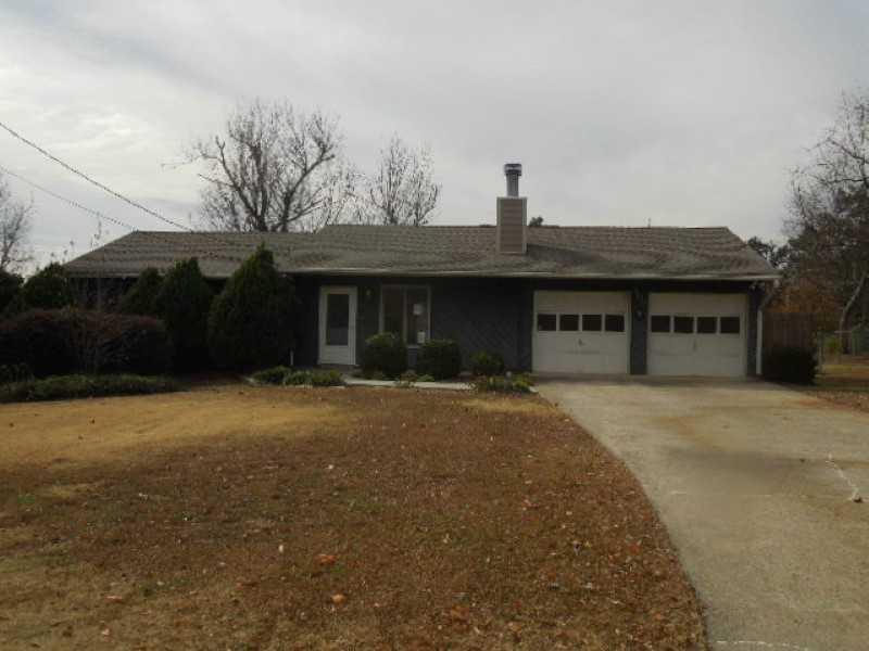 207 Sunnybrook Ct., Woodstock, GA 30188
