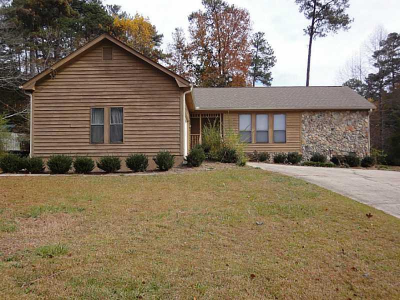 2010 Hutton Dr., Grayson, GA 30017