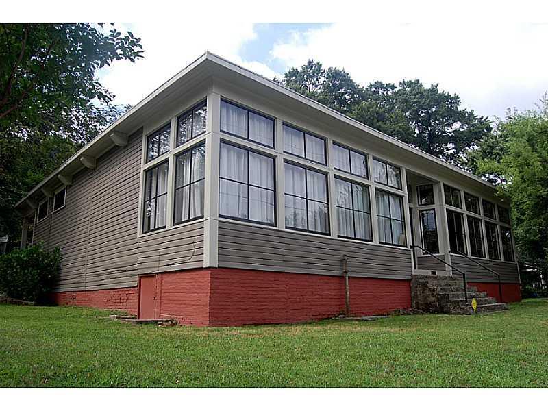 2932 Parrott Ave., Atlanta, GA 30318