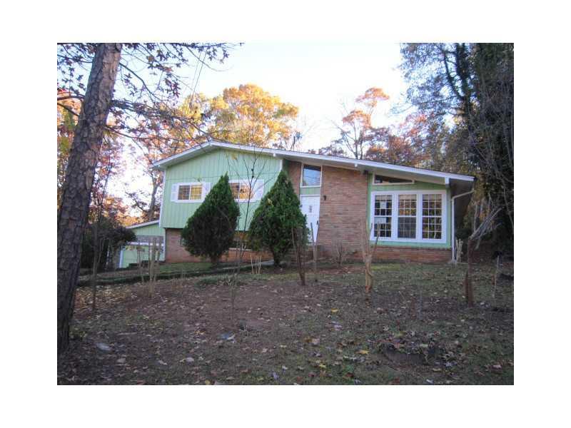 6266 Hillpine Dr., Douglasville, GA 30135