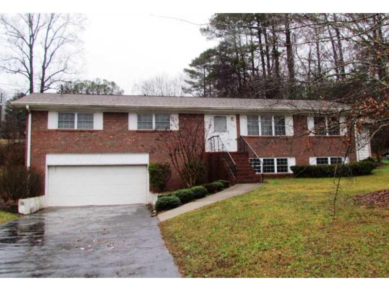 618 Hawkins Store Rd., Kennesaw, GA 30144