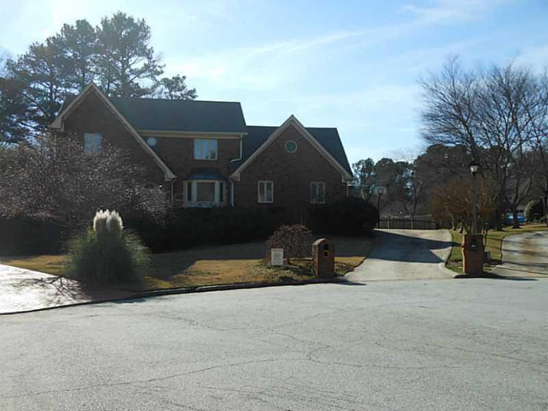 707 Oxford Ct., Lilburn, GA 30047