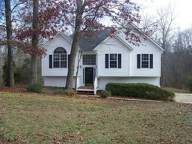 155 Rainbow Ln., Hiram, GA 30141