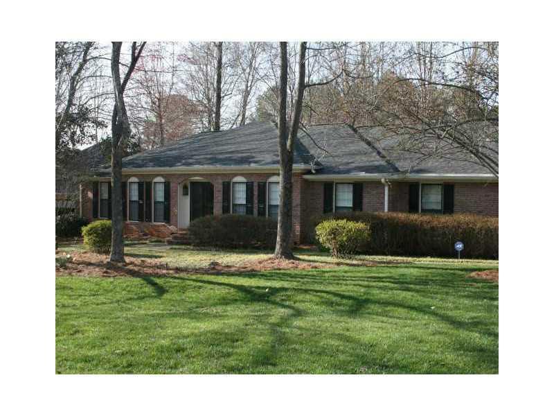 3809 Allenhurst Dr., Norcross, GA 30092