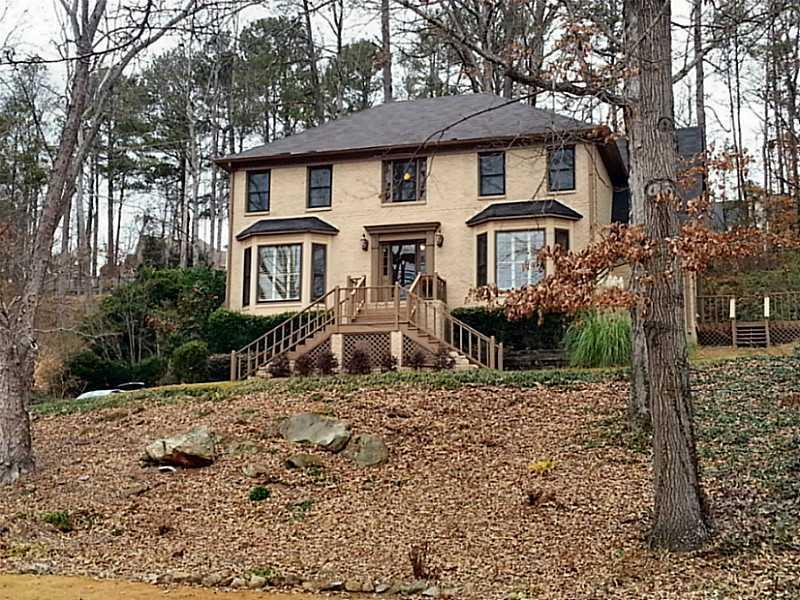2829 Long Lake Dr., Roswell, GA 30075