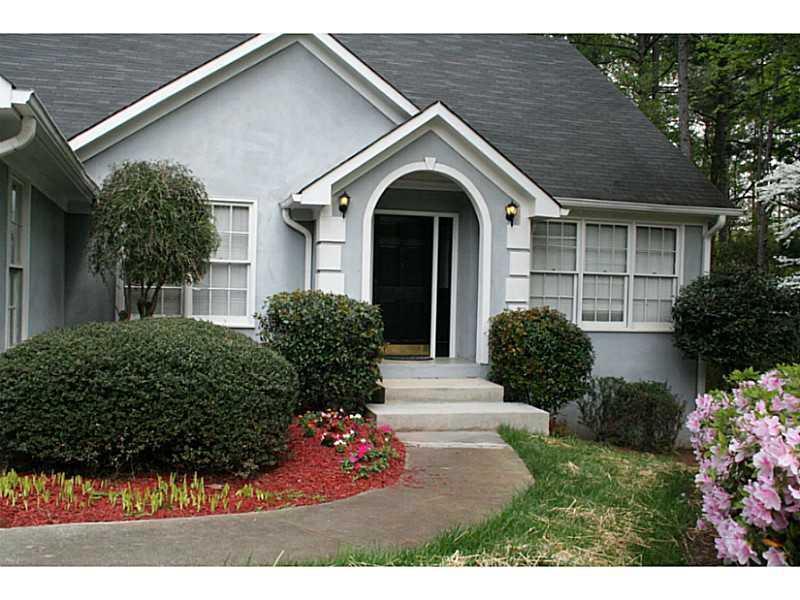 946 Picketts Ridge, Acworth, GA 30101