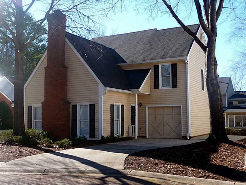 211 Roswell Green Ln., Roswell, GA 30075