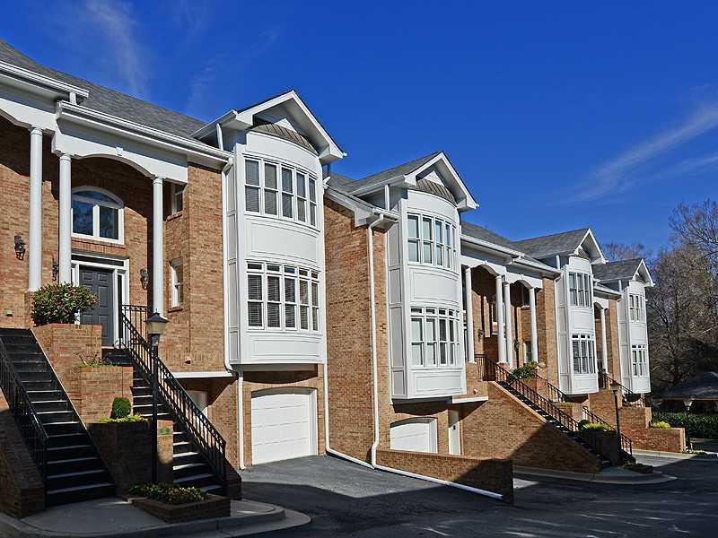 1002 Heatherbrooke Ln. #-, Atlanta, GA 30324