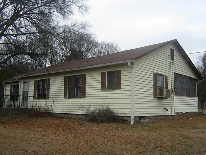 2365 Broadnax Mill Rd., Loganville, GA 30052