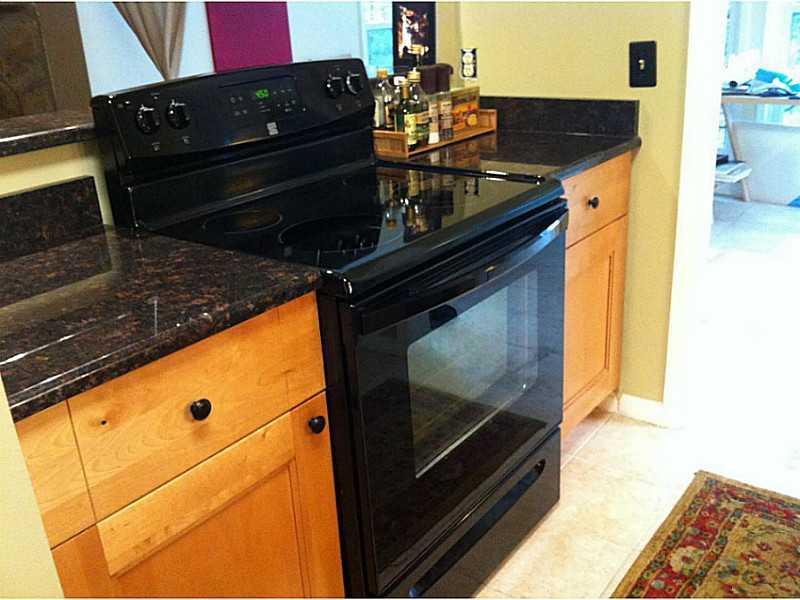 4206 Lake Pointe Cir., Roswell, GA 30075