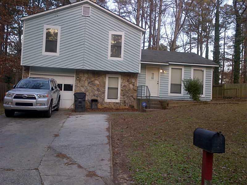 659 Burnt Creek Dr., Lilburn, GA 30047