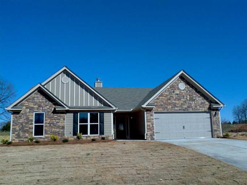 1516 Cedar Creek Dr., Loganville, GA 30052