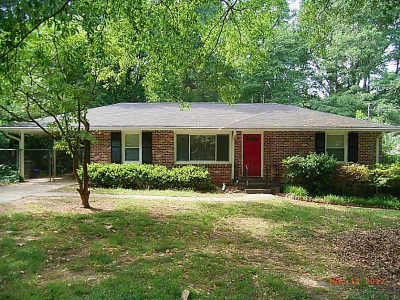 2588 Wood Trail Ln., Decatur, GA 30033