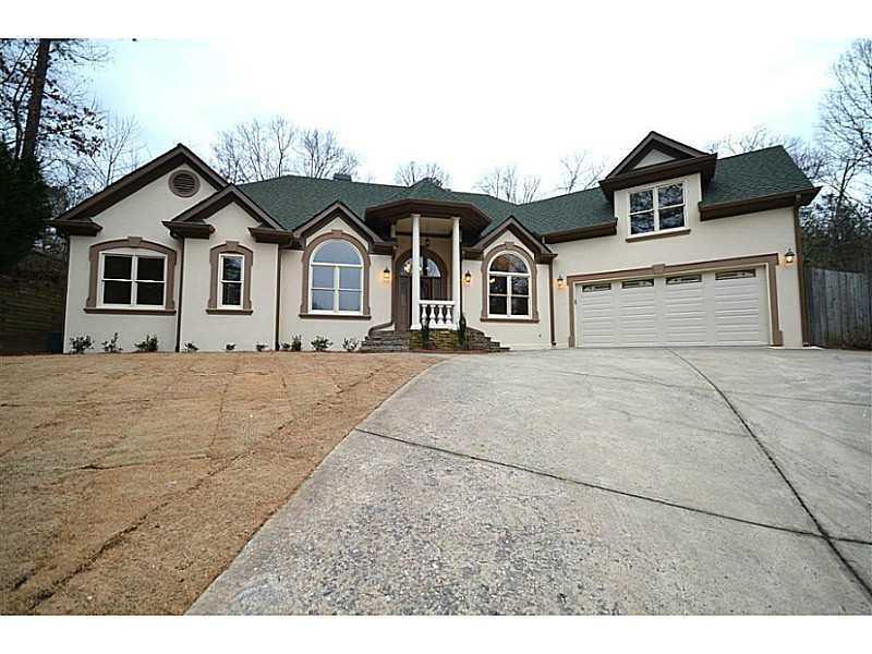 590 Longleaf Dr., Roswell, GA 30075