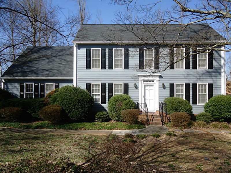 68 Farmington Dr., Woodstock, GA 30188