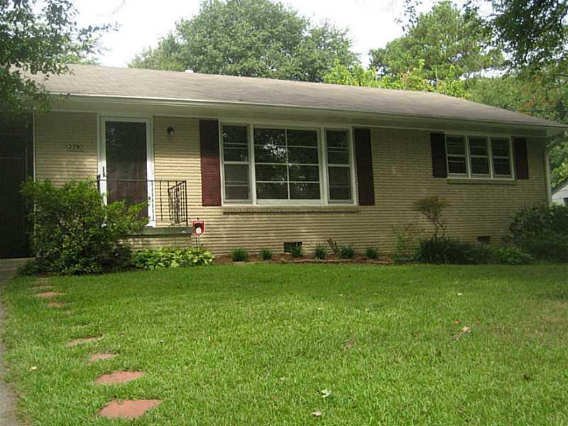 2290 Adams Dr., Atlanta, GA 30318