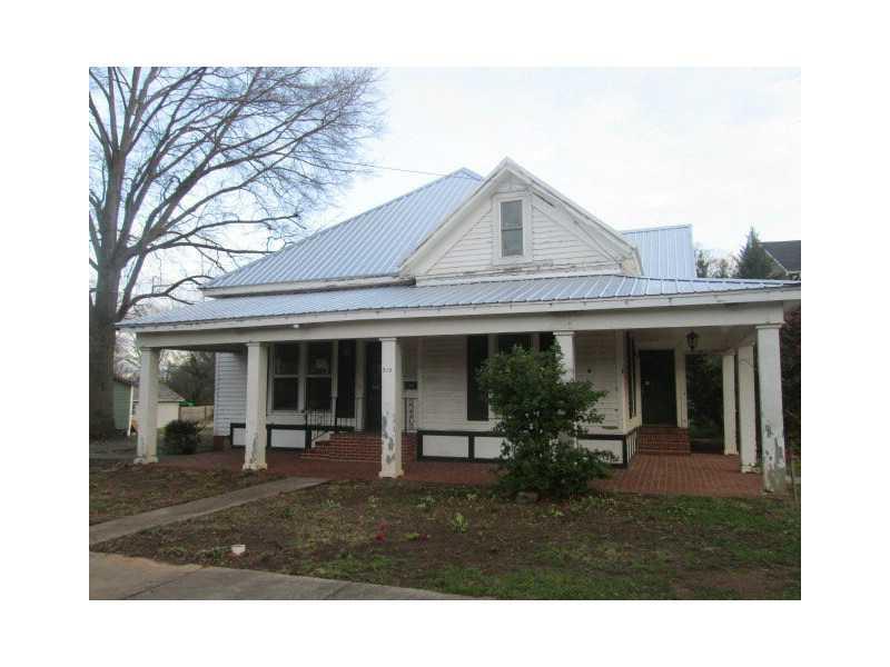 210 Calhoun Ave., Calhoun, GA 30701
