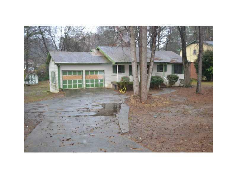 1704 Rhonda Ln., Stone Mountain, GA 30087