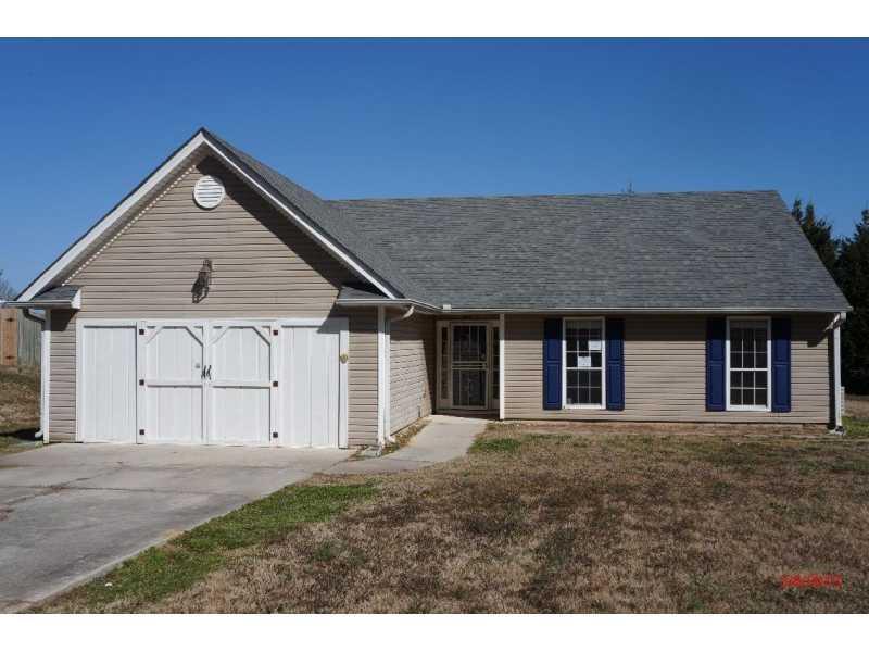 318 Ferguson Pl., Dallas, GA 30132