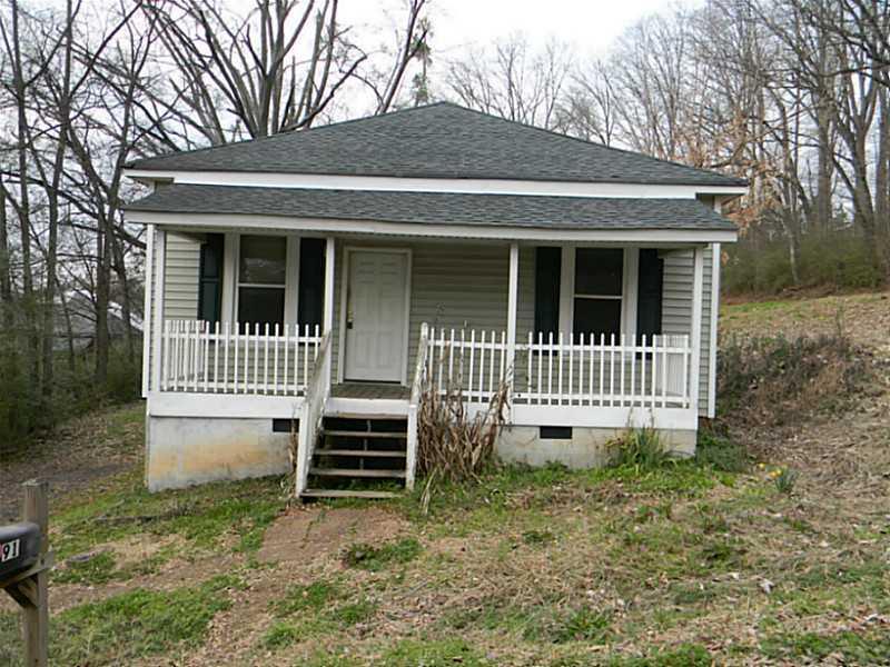 91 4th St., Calhoun, GA 30701