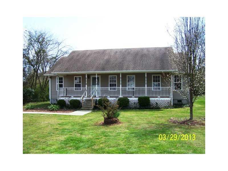 107 Hotel St., Adairsville, GA 30103