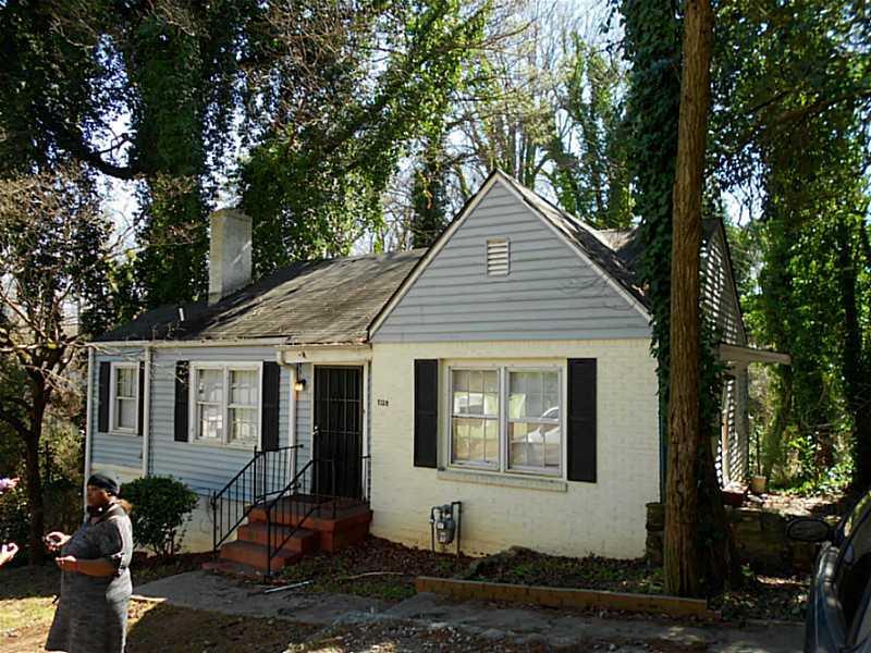 1328 Lockhaven Cir., Atlanta, GA 30311