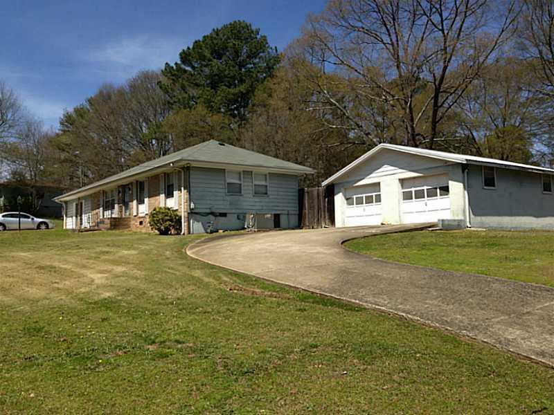 107 Woodglen Dr., Woodstock, GA 30188