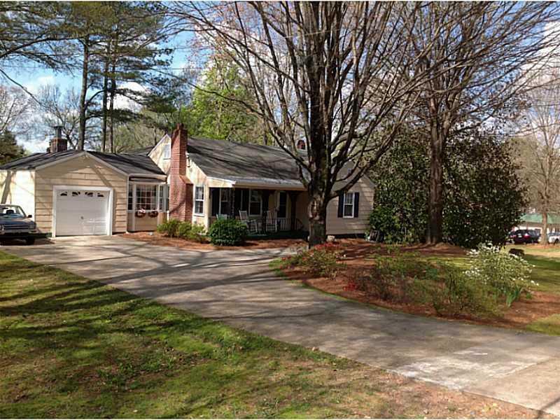 88 Woodstock Rd., Roswell, GA 30075