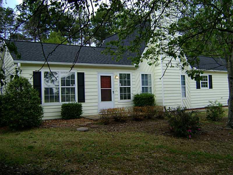 177 King Charles Rd., Dallas, GA 30157