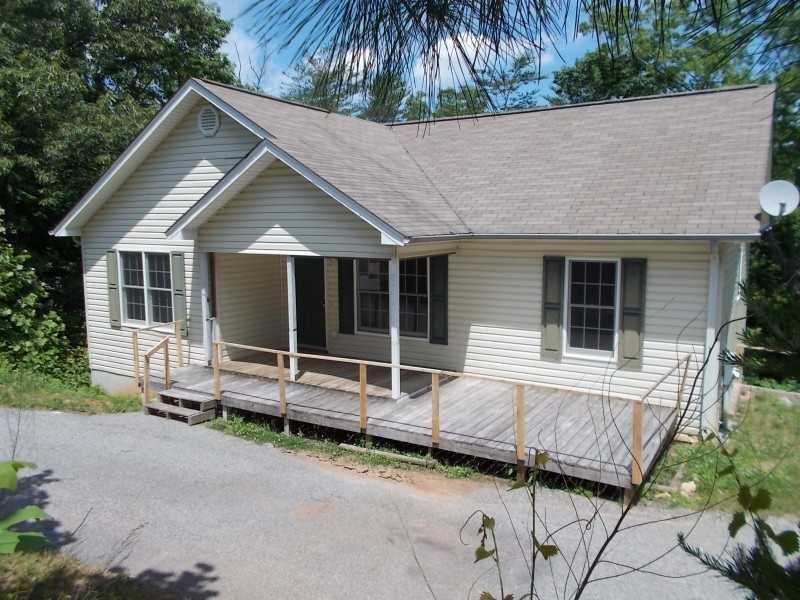 95 Royal Oaks Ln., Dahlonega, GA 30533