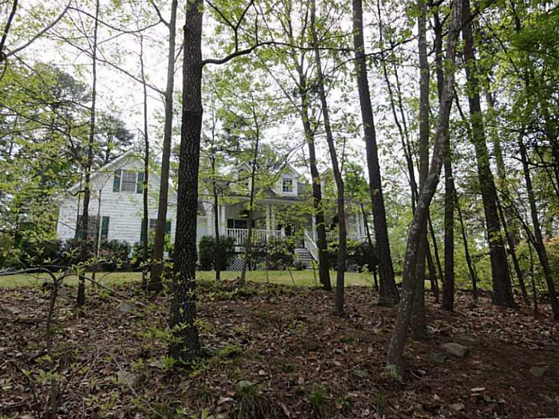 3360 Hillside Dr., Snellville, GA 30078