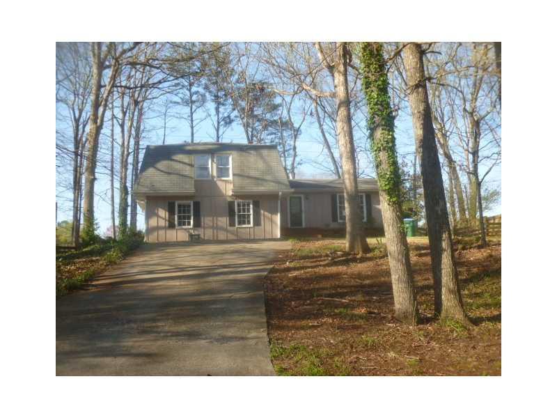 1179 Timberland Dr., Lilburn, GA 30047