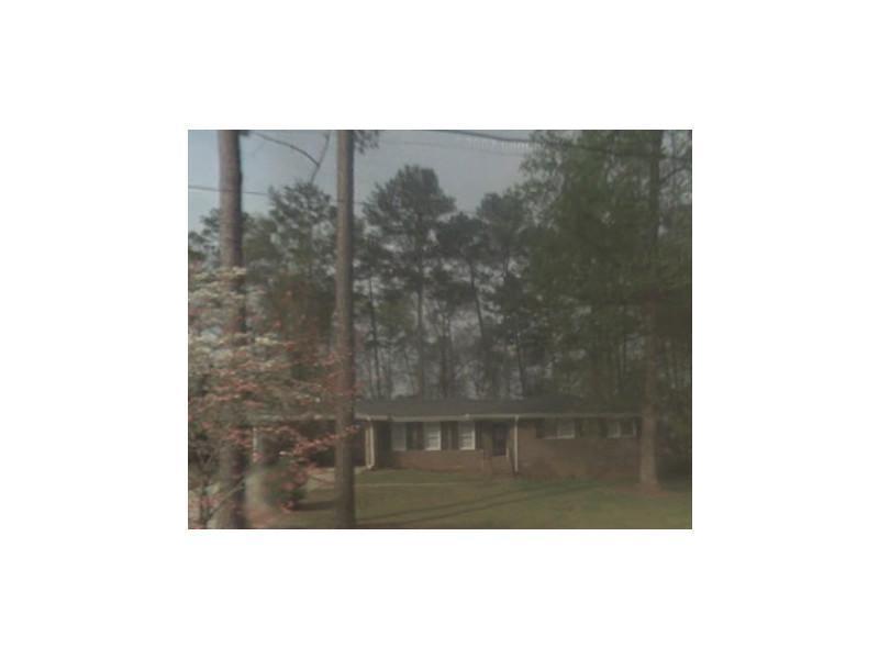 1063 Lanford Cir., Lilburn, GA 30047