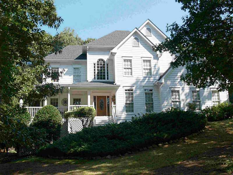 6028 Bateau Dr., Flowery Branch, GA 30542