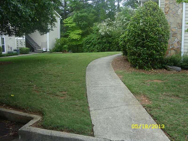 3204 Lake Pointe Cir., Roswell, GA 30075