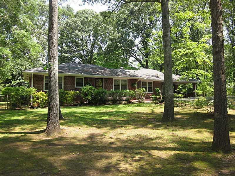 5533 Woods Cir., Stone Mountain, GA 30087
