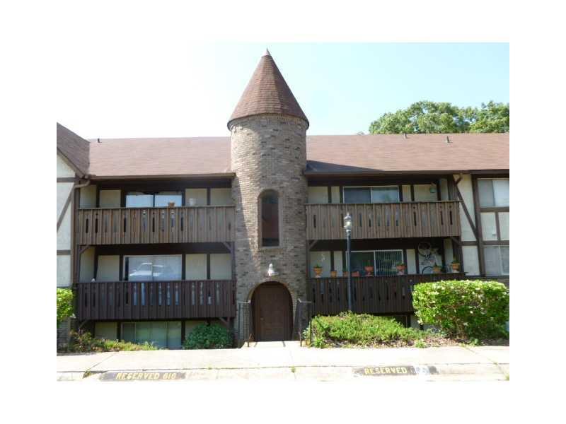 620 Camelot Dr., Atlanta, GA 30349