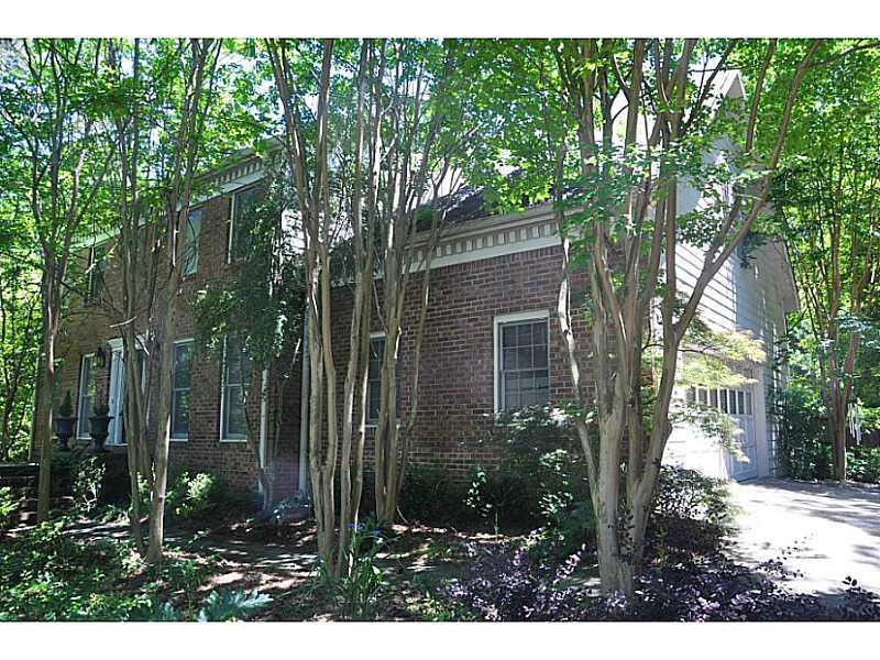 835 Kingridge Dr., Roswell, GA 30075