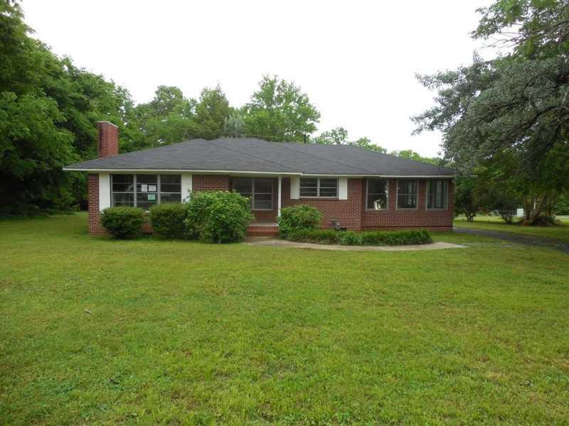 303 E Belmont Dr., Calhoun, GA 30701
