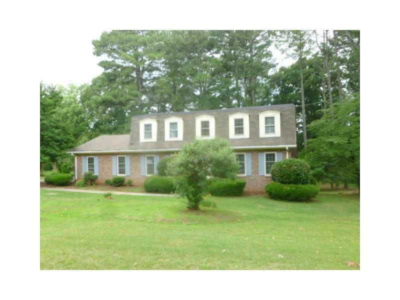 2160 Mountain Ln., Stone Mountain, GA 30087