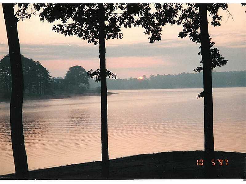 2556 Vaughandale Cir., Gainesville, GA 30506